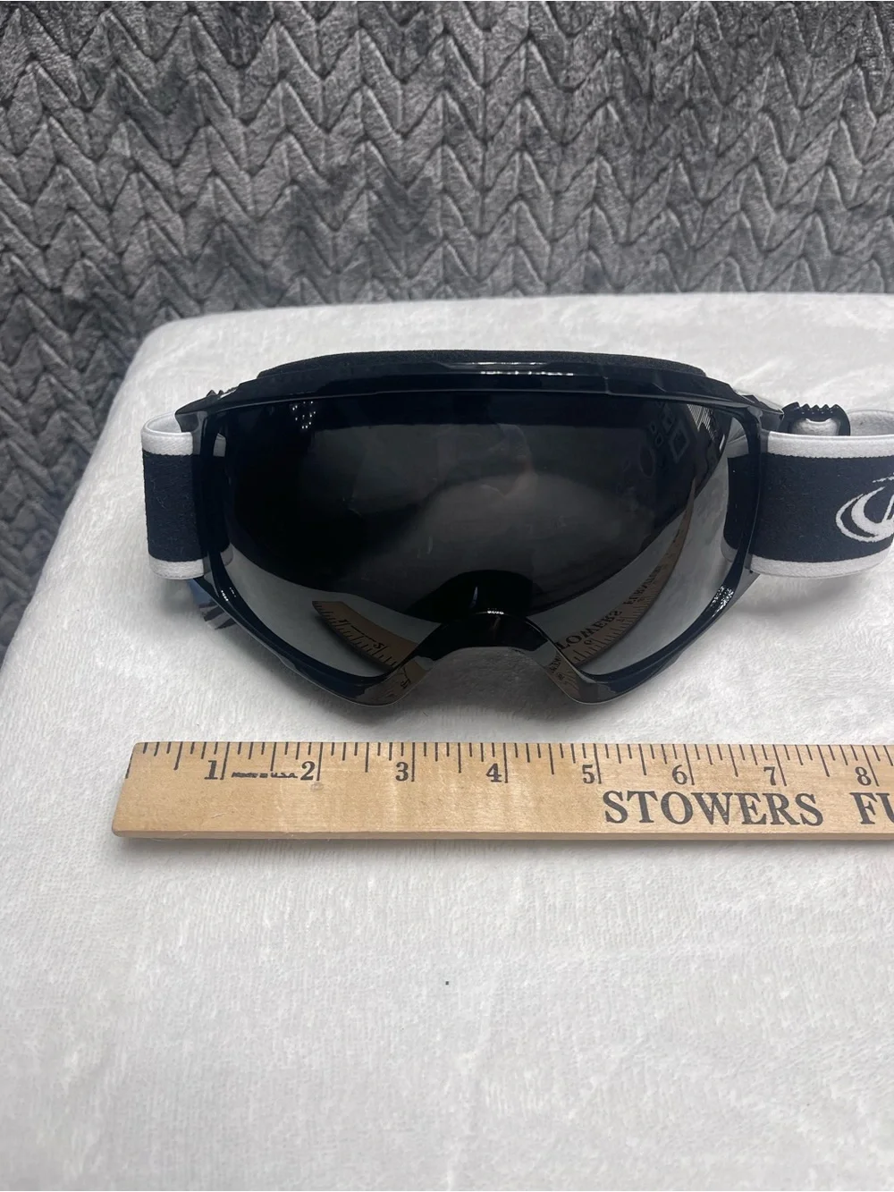 New Findway Ski Goggles Snowboard Glasses UV Protection Anti Fog Black Frame NWT